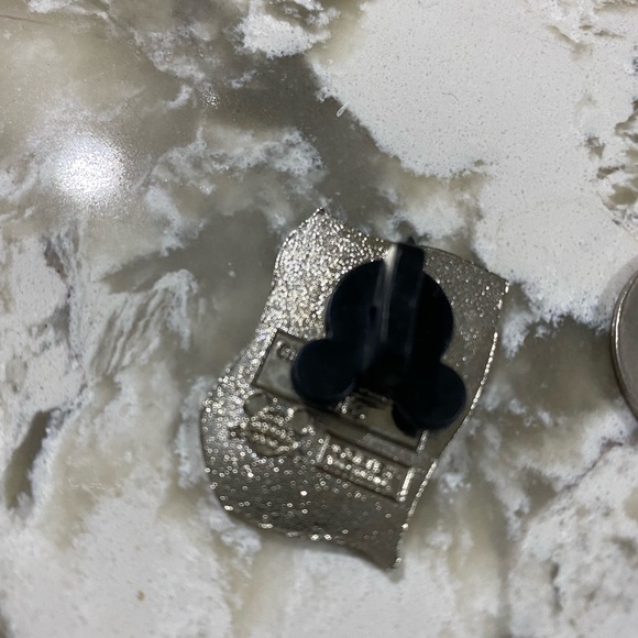 2005 Disney Trading Pin Cast Lanyard Collection 2 of 3 - Picture 3 of 4